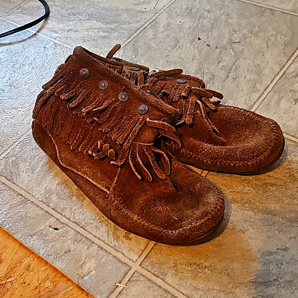 Women's moccasins
